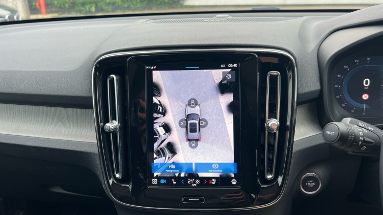 Volvo XC40 2.0 B3P Ultra Dark 5dr Auto Petrol Estate